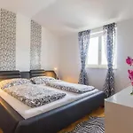 Apartment In With Wifi