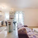 Apartment In With Wifi