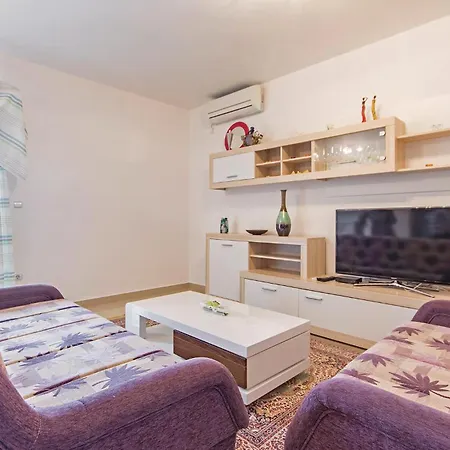 Apartment In With Wifi